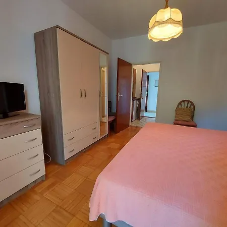 Fam Tomasic Apartment Baska (Krk)