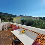 Fam Tomasic Lägenhet Baška
